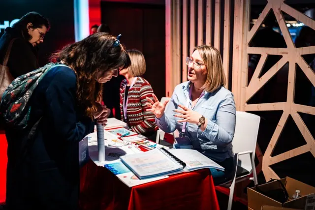 Consultation at a measurement stand at L’Hypersanté 2026